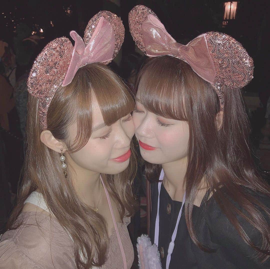 山本瑠香さんのインスタグラム写真 - (山本瑠香Instagram)「ゆうなとカチューシャお揃い💗 . . #ディズニーシー #disneysea  #ミニーカチューシャ #カチューシャ #双子コーデ 風👩‍❤️‍👩」7月7日 19時59分 - ruka_1010_team8