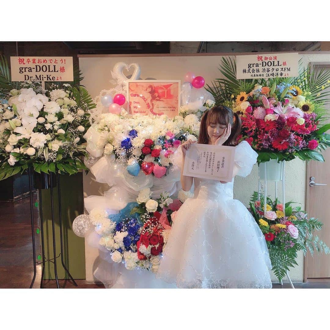浜田翔子さんのインスタグラム写真 - (浜田翔子Instagram)「💐💐💐 🌹🌹🌹 #flower #weddingdress  #happy」7月7日 20時08分 - shoko_hamada