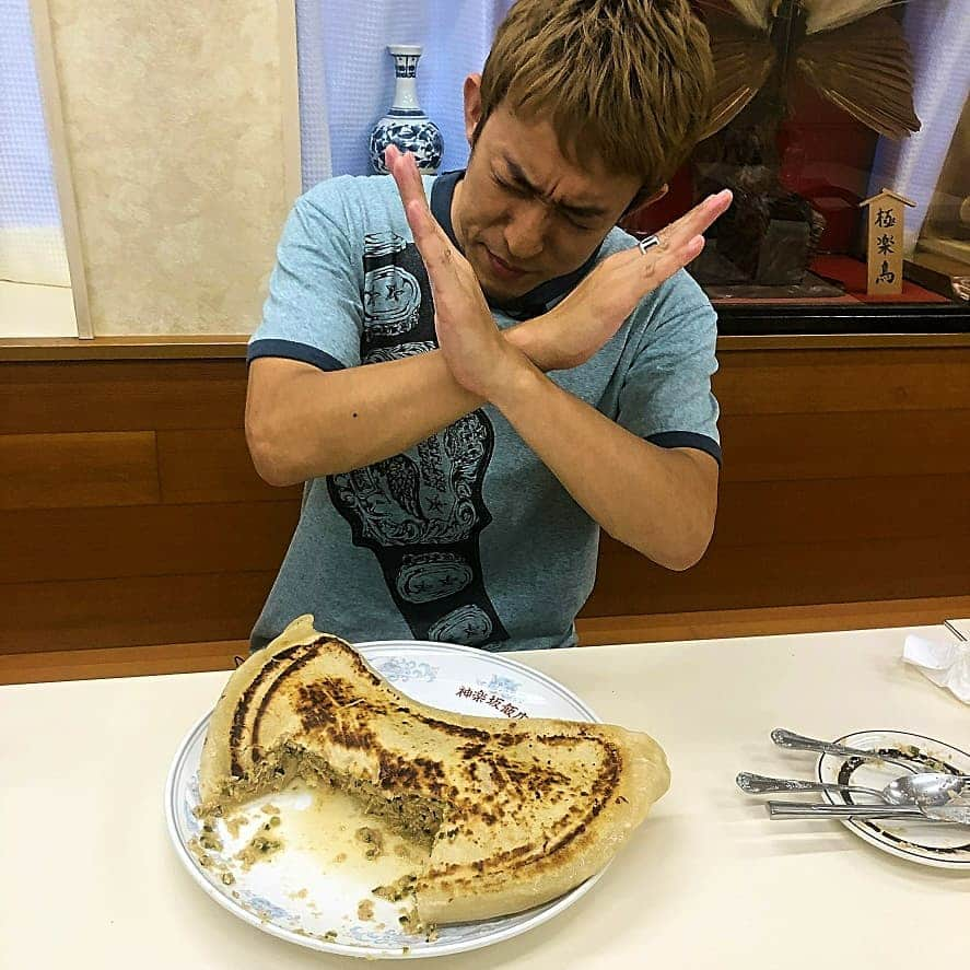 ファンキー加藤さんのインスタグラム写真 - (ファンキー加藤Instagram)「#ジャンボ餃子 #神楽坂飯店 #名物 #チャレンジ #失敗 #このあとスタッフが美味しくいただきました #餃子 #大食い #無謀 #フォークとナイフ #中華 #中華料理 #美味しい #ファンキー加藤 #カトスタグラム」7月7日 20時13分 - funkykato_funkykato_funkykato