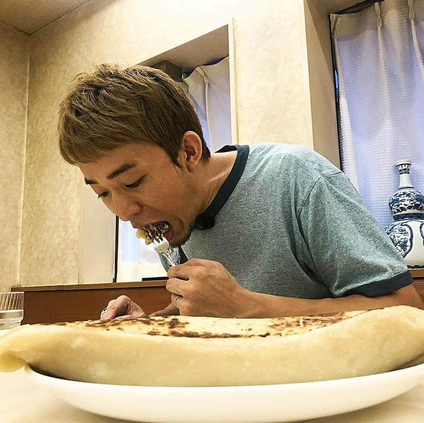 ファンキー加藤さんのインスタグラム写真 - (ファンキー加藤Instagram)「#ジャンボ餃子 #神楽坂飯店 #名物 #チャレンジ #失敗 #このあとスタッフが美味しくいただきました #餃子 #大食い #無謀 #フォークとナイフ #中華 #中華料理 #美味しい #ファンキー加藤 #カトスタグラム」7月7日 20時13分 - funkykato_funkykato_funkykato