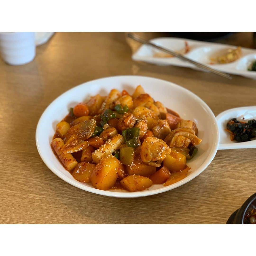 渡邊啓太さんのインスタグラム写真 - (渡邊啓太Instagram)「＊ みんなオフ日の過ごし方ありがとう🙌笑（ストーリー） ・ お昼は「おもに」さんで韓国料理を食べました🇰🇷 ・ 知ってる人は知っている。。 韓国料理に対して身体がすごく反応することを･･･(･∀･i)ﾀﾗｰ･･･ 汗だくになりながら食べる韓国料理はストレスが飛んでいく。。？笑 ・ ・ #ショートトラック #明日 #スピードスケート #チーム #参加 #楽しみ #どこまで一緒にやるのかは知らないけど  #笑 #韓国 #韓国料理 #ストレス発散  #ストレスはあまりないと思うけど #한국 #korea #food #dayoff」7月7日 20時14分 - kwatanabe18