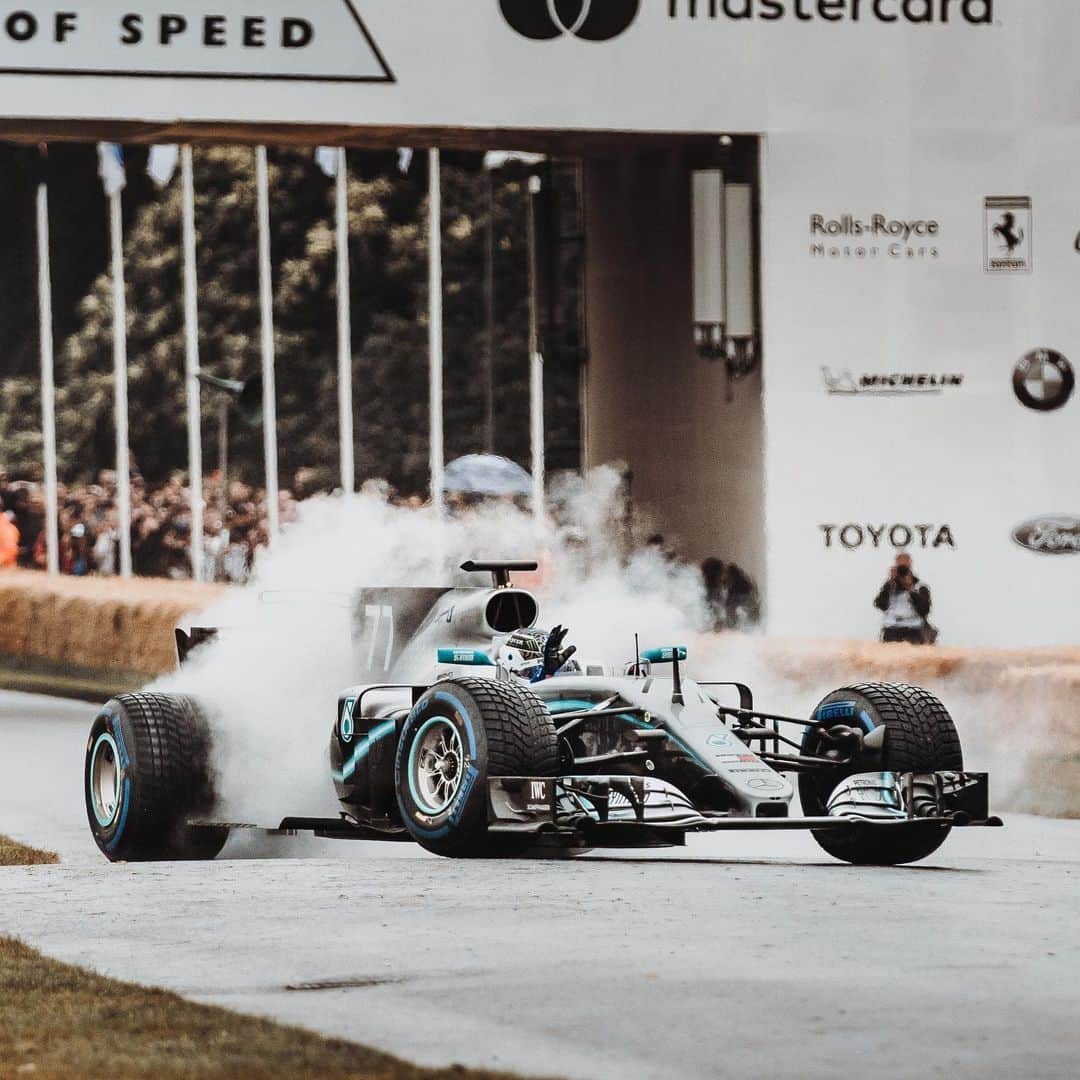 MERCEDES AMG PETRONASさんのインスタグラム写真 - (MERCEDES AMG PETRONASInstagram)「No stopping @valtteribottas - even in the rain 🌧🍩 • #F1 #Formula1 #FormulaOne #Mercedes #MercedesAMGF1 #FOS #VB77」7月7日 20時26分 - mercedesamgf1