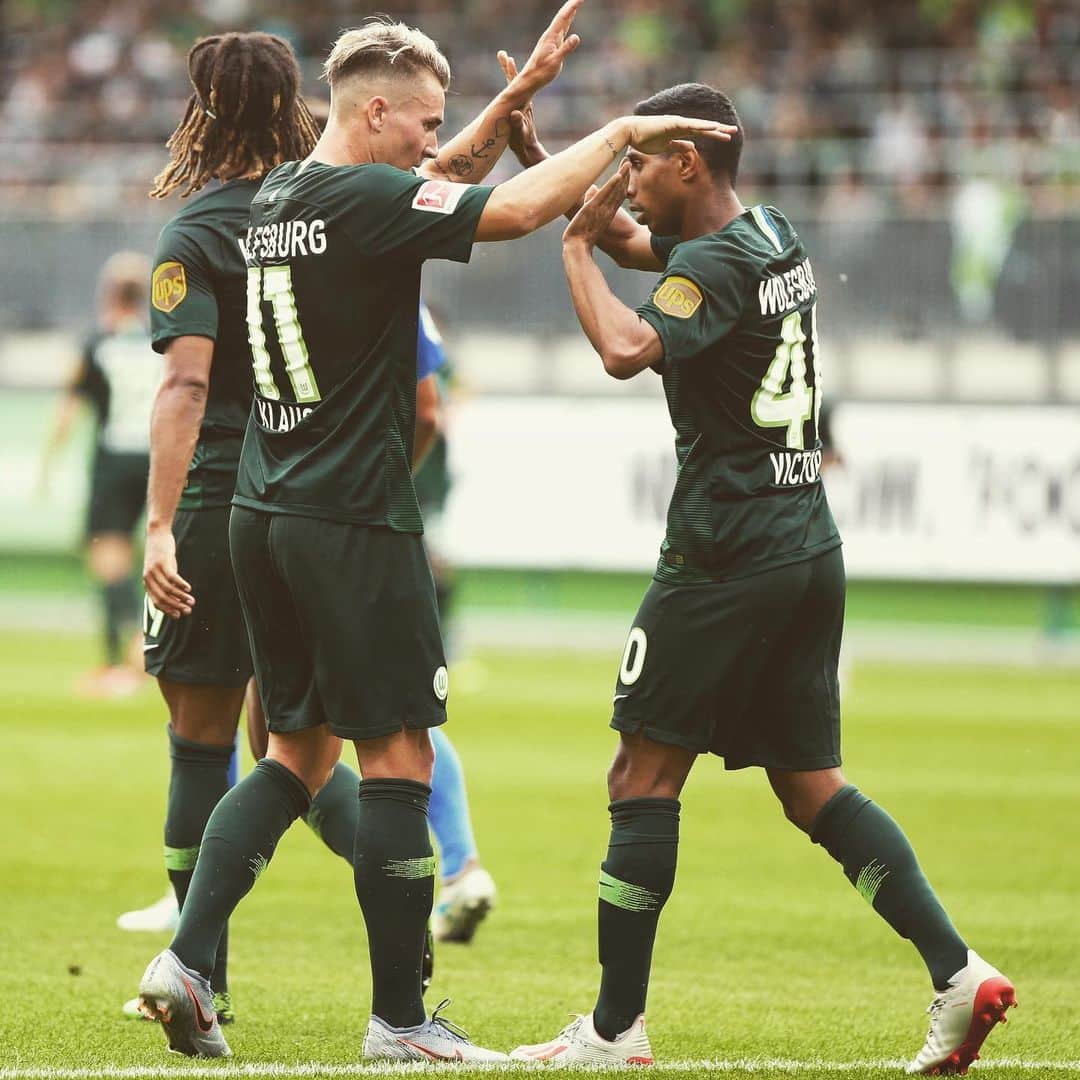フェリックス・クラウスのインスタグラム：「⚽️⚽️」
