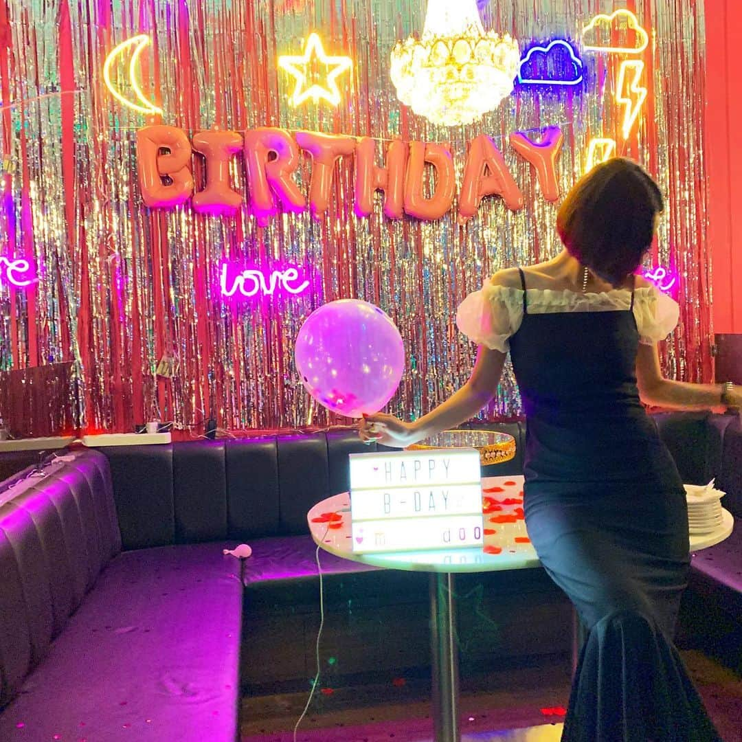 カン・ヘヨンさんのインスタグラム写真 - (カン・ヘヨンInstagram)「𝐻𝒶𝓅𝓅𝓎 𝒷𝒾𝓇𝓉𝒽𝒹𝒶𝓎 𝓉𝑜 𝓂𝑒 🎂♥️ 매년 축하해주고 함께해주는 그녀들 너희가 있어 외롭지 않아..🔥 축하해주신 모든 분들 진심으로 감사합니다  행복했던 내 26살 생일 #생일파티 끝」7月7日 20時34分 - mangdoo_noona