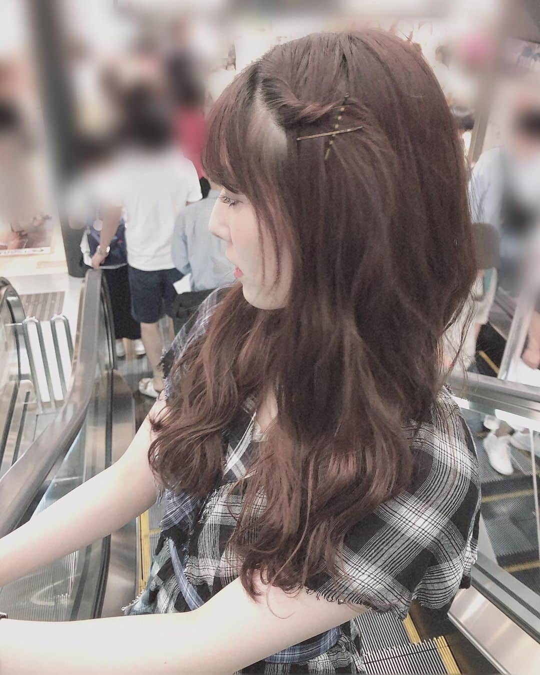 日下部美愛のインスタグラム：「七夕お願いごとした？ . . . #photo #japan #model #me #hair #haircolor #hairstyles #fashion #makeup #selfie #followme #instagood #camera #instadaily #dailylook #selfie #한국 #맞팔 #사진 #데일리 #데일리룩 #인스타사진 #인스타그램 #일본인 #패션 #패션스타그램」