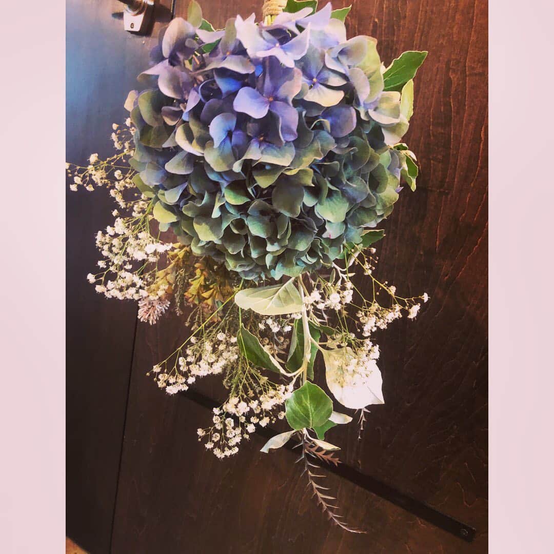 美甘子さんのインスタグラム写真 - (美甘子Instagram)「REISMの紫陽花スワッグのワークショップに参加しました。大きな紫陽花がとても綺麗。玄関に飾って金運アップ！ #REISM #reismstand #reism_jp #紫陽花スワッグ」7月7日 20時40分 - rekish_mikako