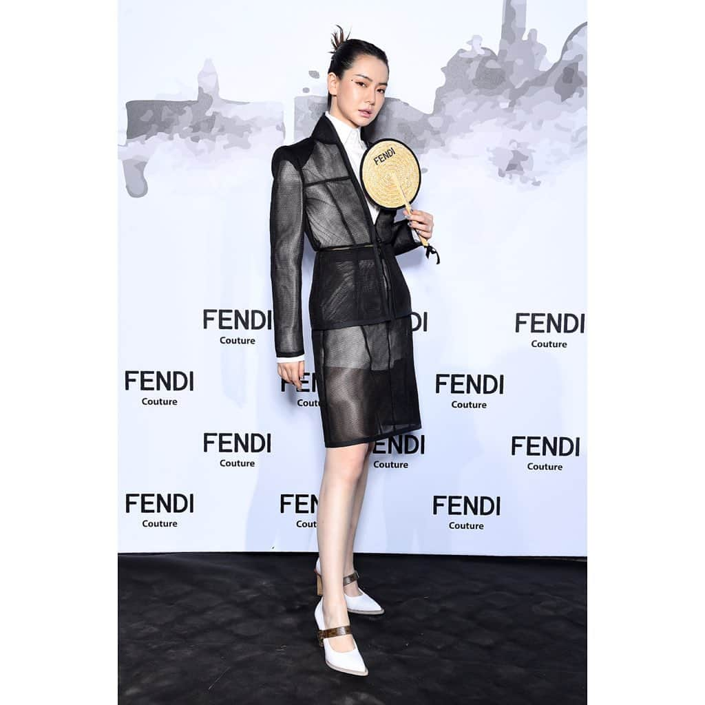 Fendiさんのインスタグラム写真 - (FendiInstagram)「Qi Wei attended the #FendiCouture fashion show at Rome’s Venus Temple. #FendiFriends #TheDawnOfRomanity」7月7日 20時50分 - fendi