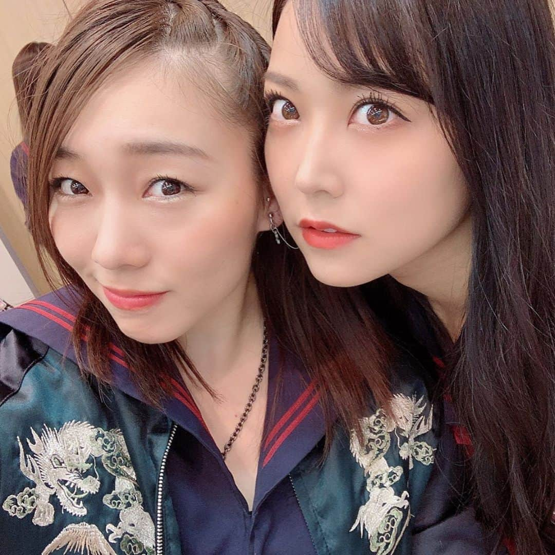 須田亜香里さんのインスタグラム写真 - (須田亜香里Instagram)「先輩方の衣装を着ることで、 喜んでもらえたり、逆に喜んでもらえなかったりする声も時々あるけど どちらの声をいただいても行き着くのはやっぱ、先輩スゲー。です。 何もなかった道を先輩方が自分の力で色を見つけながら染めて努力をした道のりが凄いんです。本当に。  #musicday #マジすか学園 #ゲキカラ  #ちなみに私は #マジすか学園4 #マジすか学園5 #ツリシ #という役  #全くメジャーじゃない #毎話メンチ切ってた」7月7日 20時54分 - akarisuda