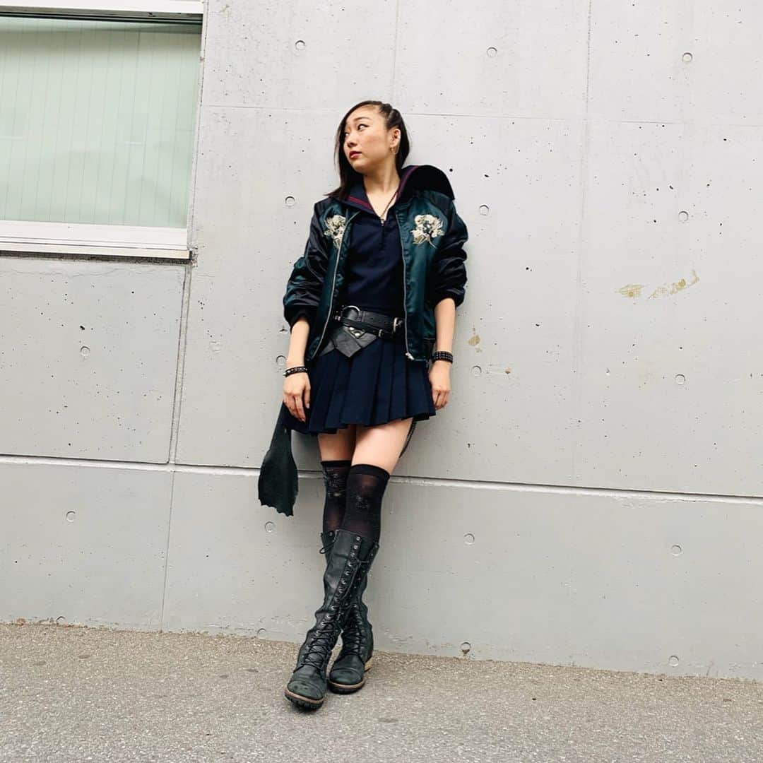 須田亜香里さんのインスタグラム写真 - (須田亜香里Instagram)「先輩方の衣装を着ることで、 喜んでもらえたり、逆に喜んでもらえなかったりする声も時々あるけど どちらの声をいただいても行き着くのはやっぱ、先輩スゲー。です。 何もなかった道を先輩方が自分の力で色を見つけながら染めて努力をした道のりが凄いんです。本当に。  #musicday #マジすか学園 #ゲキカラ  #ちなみに私は #マジすか学園4 #マジすか学園5 #ツリシ #という役  #全くメジャーじゃない #毎話メンチ切ってた」7月7日 20時54分 - akarisuda