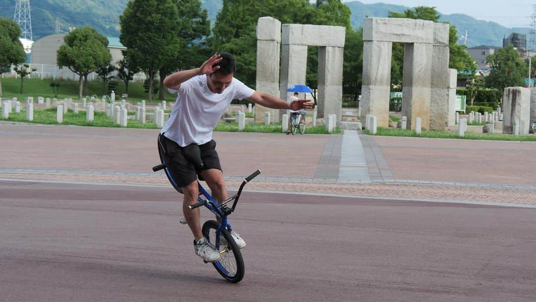 宇野陽介さんのインスタグラム写真 - (宇野陽介Instagram)「本日も、無事 BMX SCHOOL終了しましたー。沢山の参加者今回も、みんなお疲れ様でしたー！みんなで、ワイワイ乗るとやはり楽しいですねー。 #aresbikes #bmx #bmxschool #osaka #kaitaya #bmxkids #lumix #g9pro #flatland」7月7日 21時13分 - yorkuno