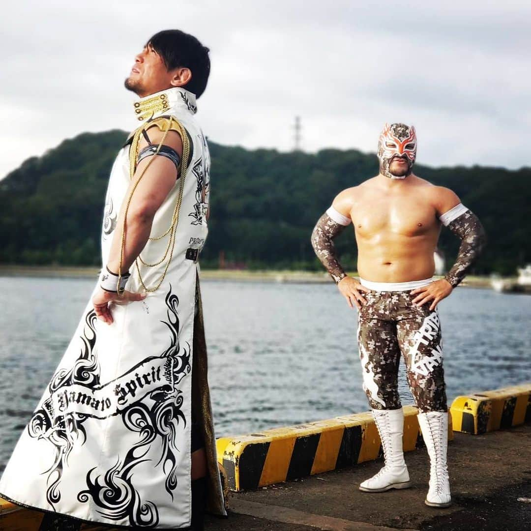 YAMATOのインスタグラム：「The end of the round is Tsuruga City.  While looking at the sea. #dragongate #prowrestling #luchalibre #japan #日本 #kobe #神戸 #america #usa #アメリカ #europe #eu #uk #イギリス #mexico #メキシコ #hongkong #香港 #international」