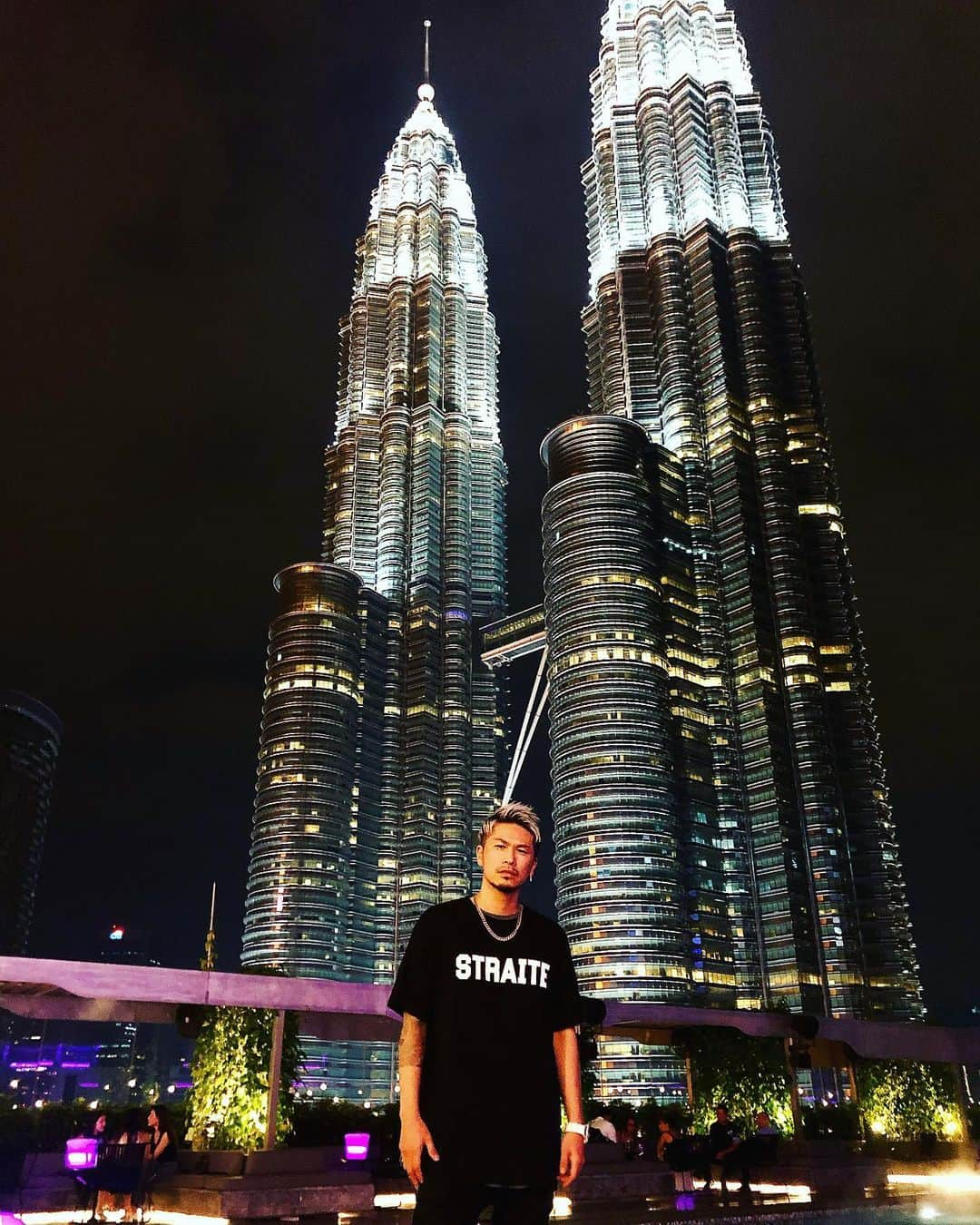 DJ ACEさんのインスタグラム写真 - (DJ ACEInstagram)「🇲🇾﻿ Thank you last night Malaysia!! @wickedkl ﻿ ﻿ #定番の😂﻿ #PetronasTwinTowers﻿ #UNITEwithTOMORROWLAND﻿ #Maltapreparty﻿ #KualaLumpur﻿  #Malaysia ﻿ #wickedKL﻿ #hangover﻿ #ACE1TRIP﻿ #ACE1﻿」7月7日 21時29分 - ace1djace