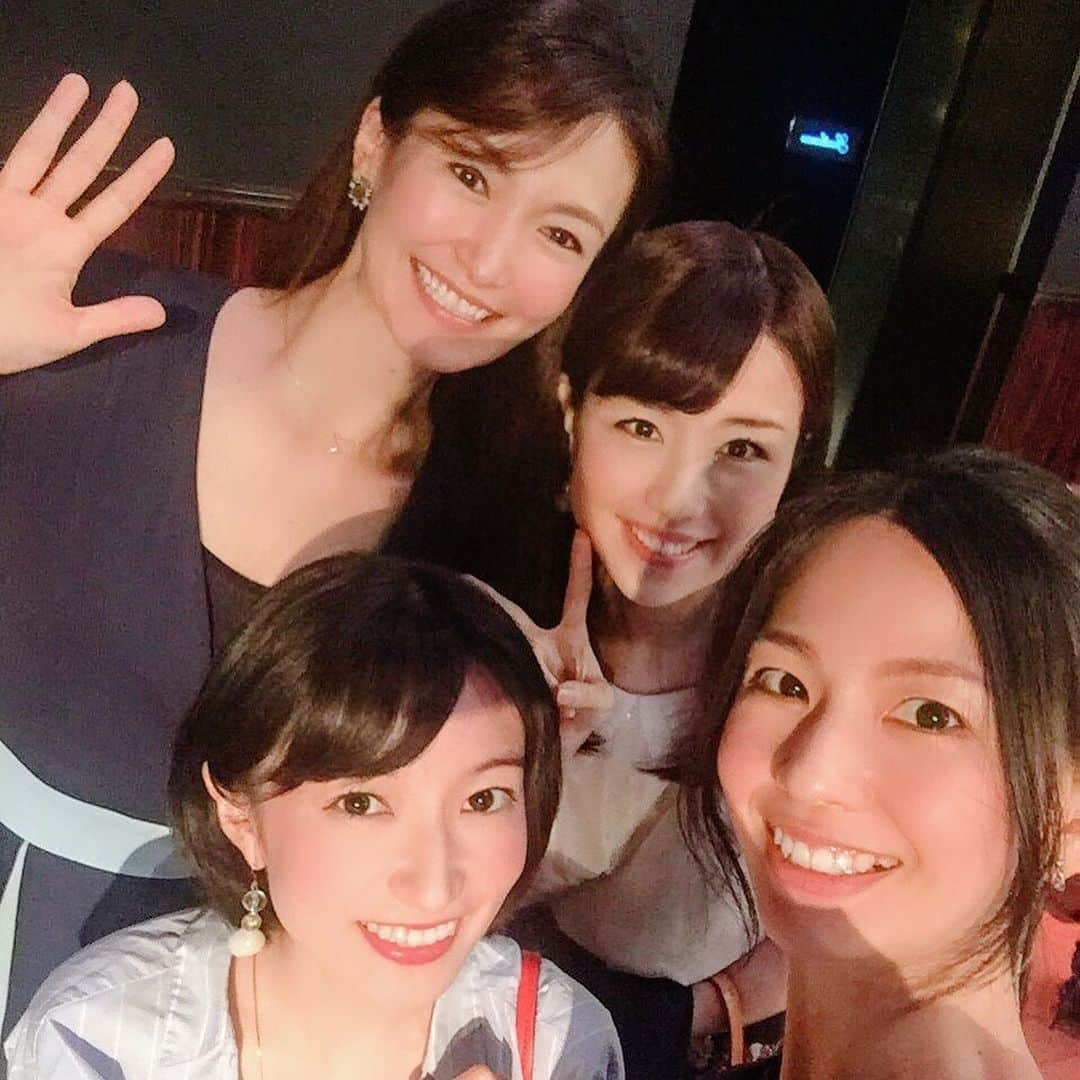 田原彩香さんのインスタグラム写真 - (田原彩香Instagram)「渋谷クロスFM開局4周年記念パーティーにいきました😊  もう4年なんですね！👏 昨年ゲストとして呼んでいただきました〜🥳 となりにいる道岡桃子アナウンサーは毎週土曜日12:00から「笑顔のデザイン」に出演中📻  #渋谷クロスFM  #ビジネスタレント」7月7日 21時30分 - taharaayaka