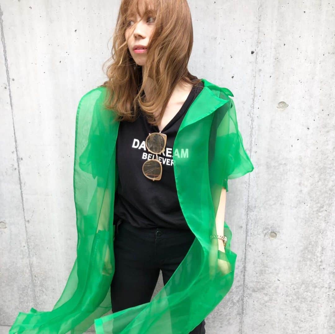 澤辺美香さんのインスタグラム写真 - (澤辺美香Instagram)「メンズライクな日々🤣  green✖️black❤️ #オーガンジー#green#gu#tshirts」7月7日 22時13分 - mikasawabe