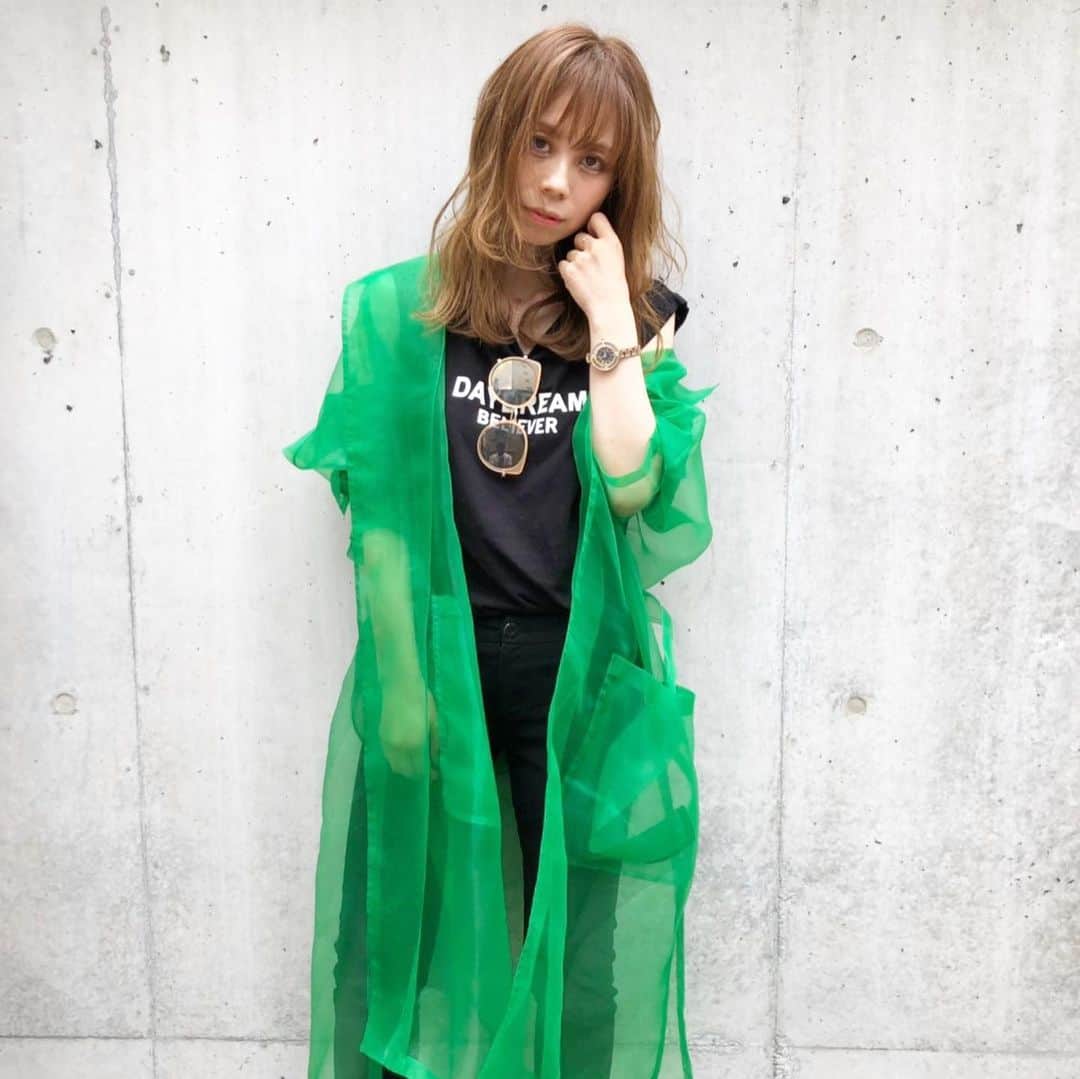 澤辺美香さんのインスタグラム写真 - (澤辺美香Instagram)「メンズライクな日々🤣  green✖️black❤️ #オーガンジー#green#gu#tshirts」7月7日 22時13分 - mikasawabe