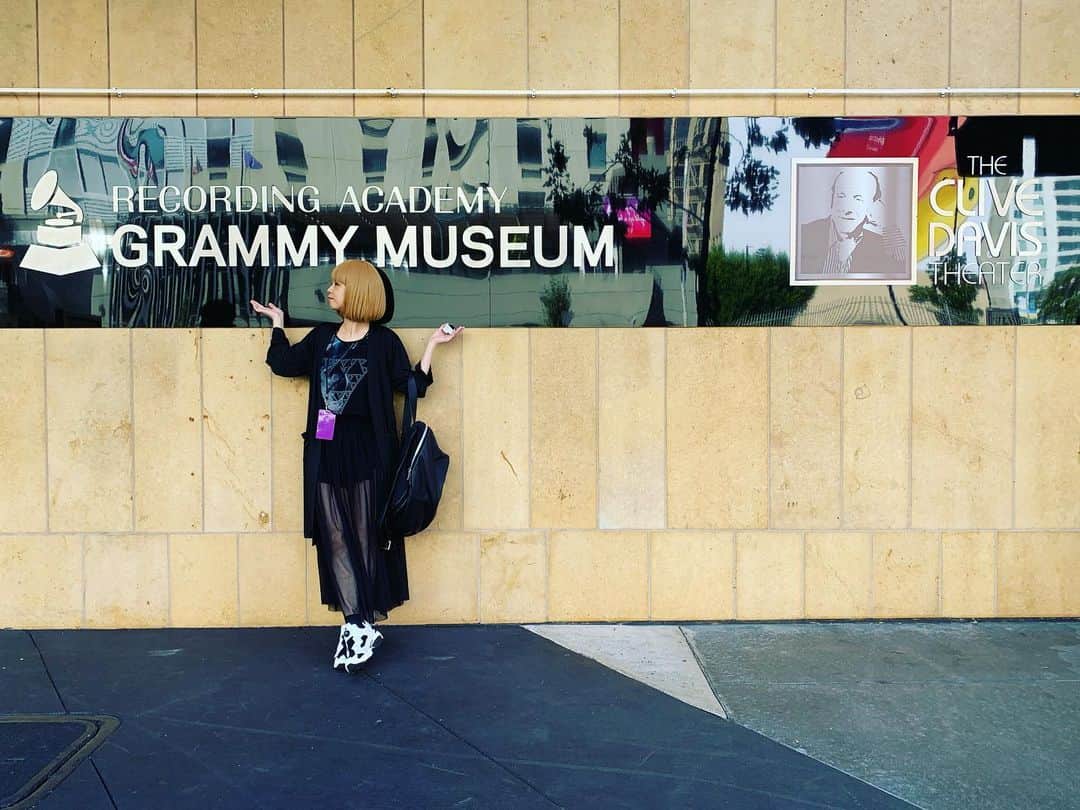 こしじまとしこのインスタグラム：「#こし散歩 #grammymuseum」