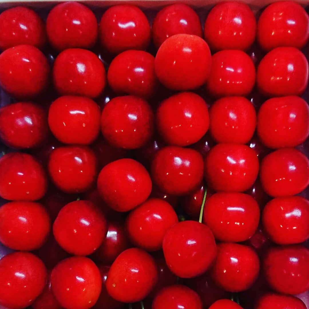 小島奈津子さんのインスタグラム写真 - (小島奈津子Instagram)「2019*7*7 まさに果物の宝石箱や～🍒」7月7日 22時36分 - kojimanatsuko_official