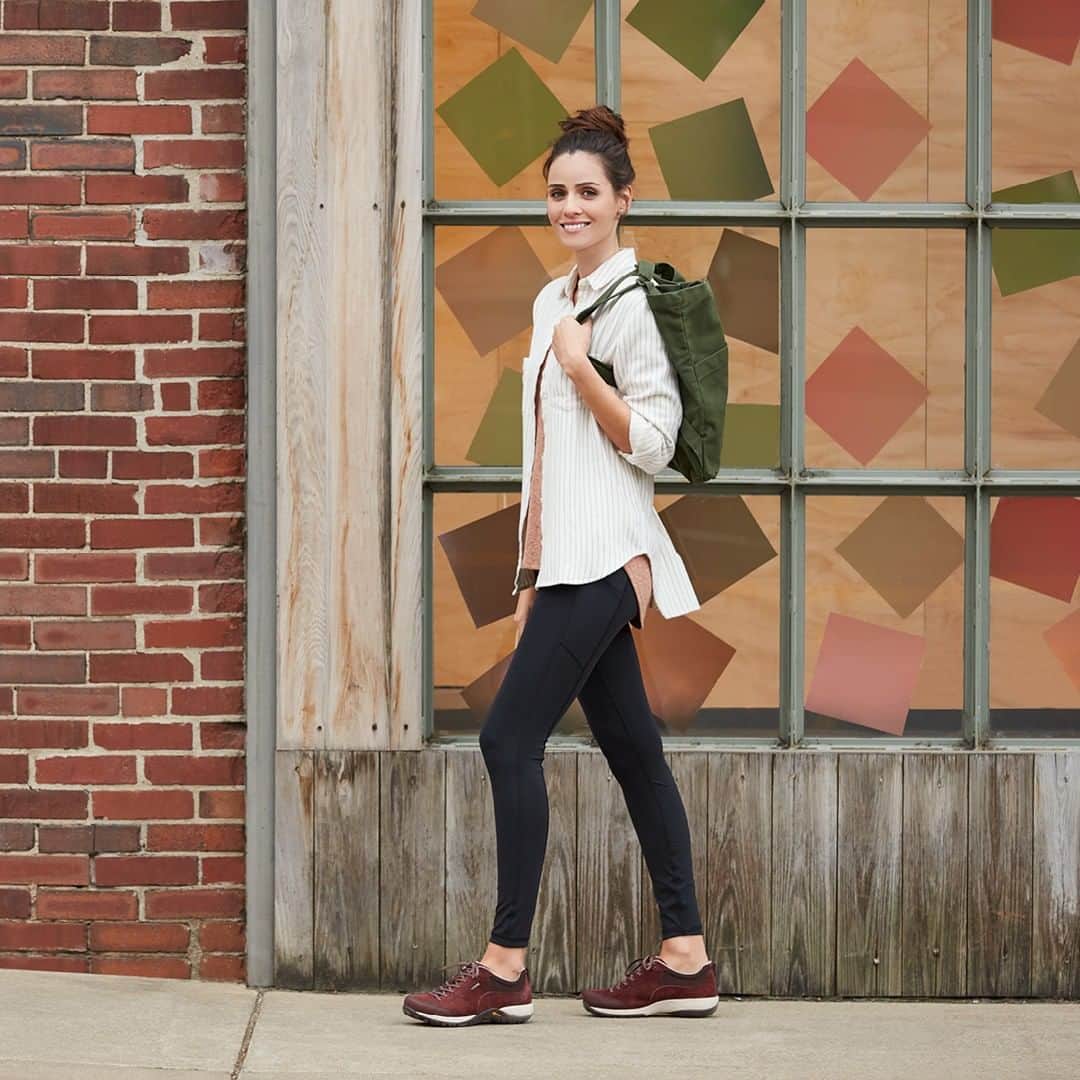 ダンスコのインスタグラム：「Out and about. Shop Paisley at the link in the bio. . . #dansko #instalove #clogs #shoes #danskos #justyourfavorites #instagood #danskostyle #comfort #newshoes #sneakers #citylife #summersneakers #summer」