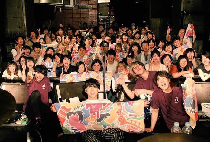 GOODWARPさんのインスタグラム写真 - (GOODWARPInstagram)「【満員御礼】 GOODWARP CAMEO TOUR 2019 "おしゃれに遊びなさい！" 初の大阪ワンマン大盛況でした！ありがとうございましたー！！ みんなの笑顔が見れて良かったです。みんなの願い事を読むの楽しいです🎋  全部叶えてやる！！ みなさま、セトリと"アレ"はまだ解禁しないでね〜🤫 #goodwarp #大阪 #cameo #初ワンマン」7月7日 22時39分 - gdwp_goodwarp