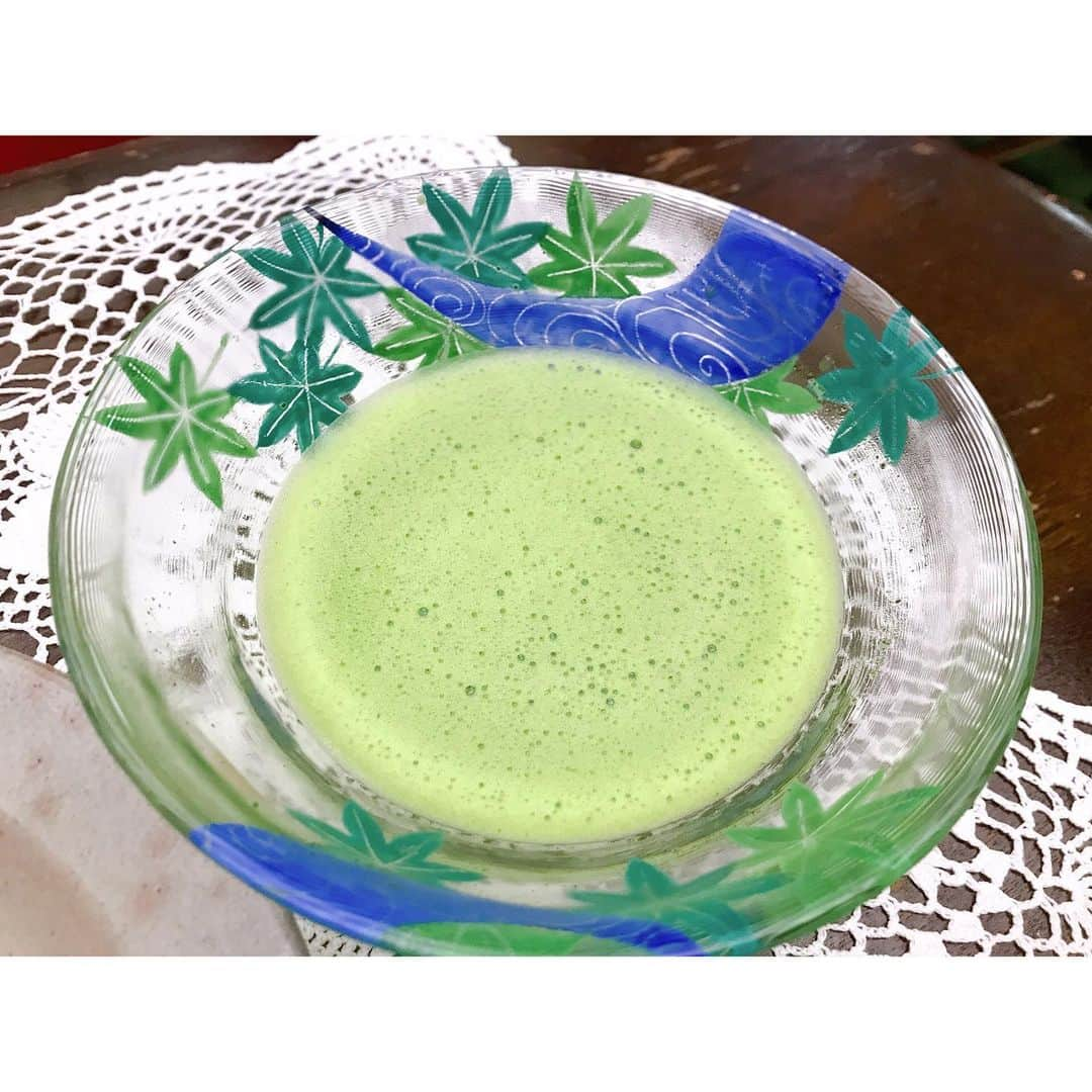 吉川亜樹さんのインスタグラム写真 - (吉川亜樹Instagram)「2日間のお茶のお勉強🍵 心技体が鍛えられて良い勉強になりました❤️ #茶道#裏千家#今日庵#青年部#teaceremony #tea#着物#絽#夏の着物#絽の着物#和菓子#茶菓子#吉川亜樹#和#和の心」7月7日 22時39分 - yoshikawa_aki