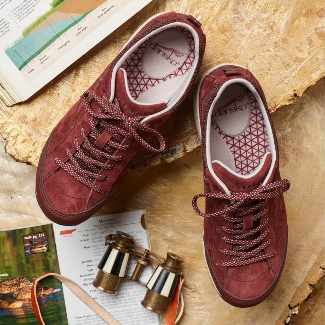 ダンスコのインスタグラム：「Shop the fan favorite Paisley now in a new color. . . #dansko #instalove #clogs #shoes #danskos #justyourfavorites #instagood #danskostyle #comfort #newshoes #sneakers #newsneakers #newkicks #summerkicks」