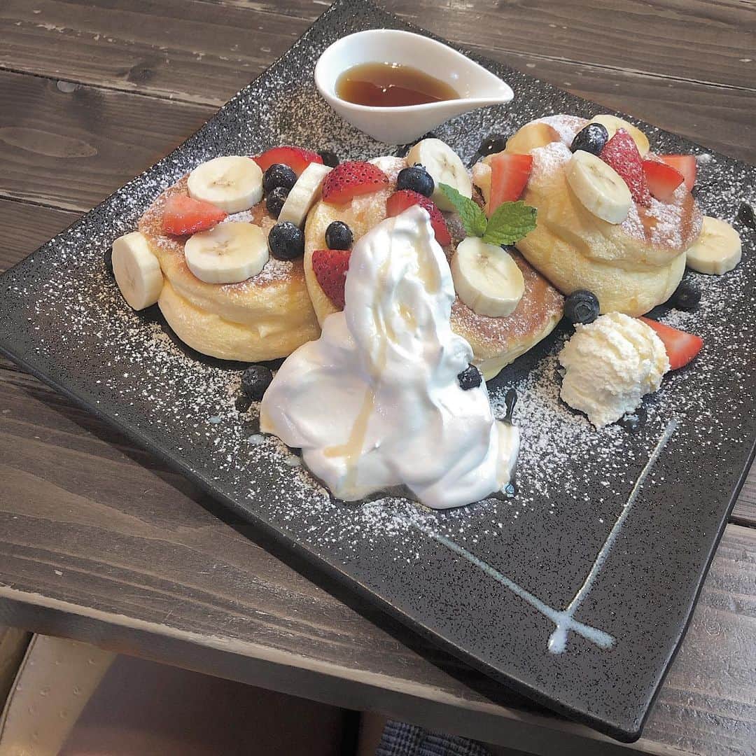 中野愛理さんのインスタグラム写真 - (中野愛理Instagram)「‪❤︎ ㅤㅤㅤㅤㅤㅤㅤㅤㅤㅤㅤㅤ 久しぶりのパンケーキ🥞♡ バナナが甘くて美味しかった🍌 ㅤㅤㅤㅤㅤㅤㅤㅤㅤㅤㅤㅤ メープルシロップのことが 好きということが判明した日☺︎︎︎︎ ㅤㅤㅤㅤㅤㅤㅤㅤㅤㅤㅤㅤ #pancakes #instafood #バナナ  ㅤㅤㅤㅤㅤㅤㅤㅤㅤㅤㅤㅤ」7月7日 22時45分 - airi_nakano_