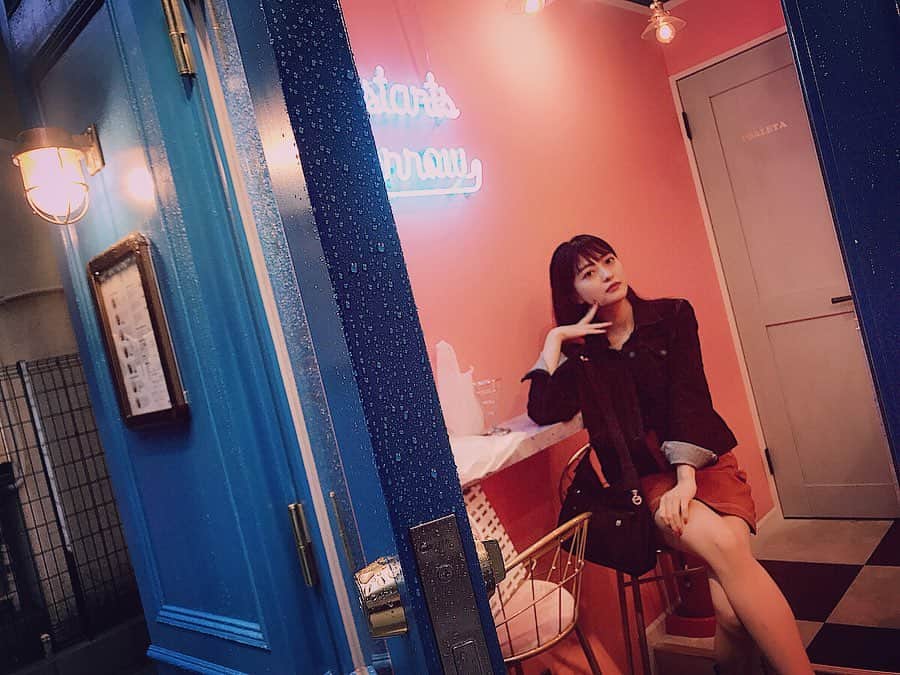 斉藤瑞季のインスタグラム：「ビニール袋見えてる！減点！  お店は韓国にありそうな感じで可愛かったです。  #インスタ映え」