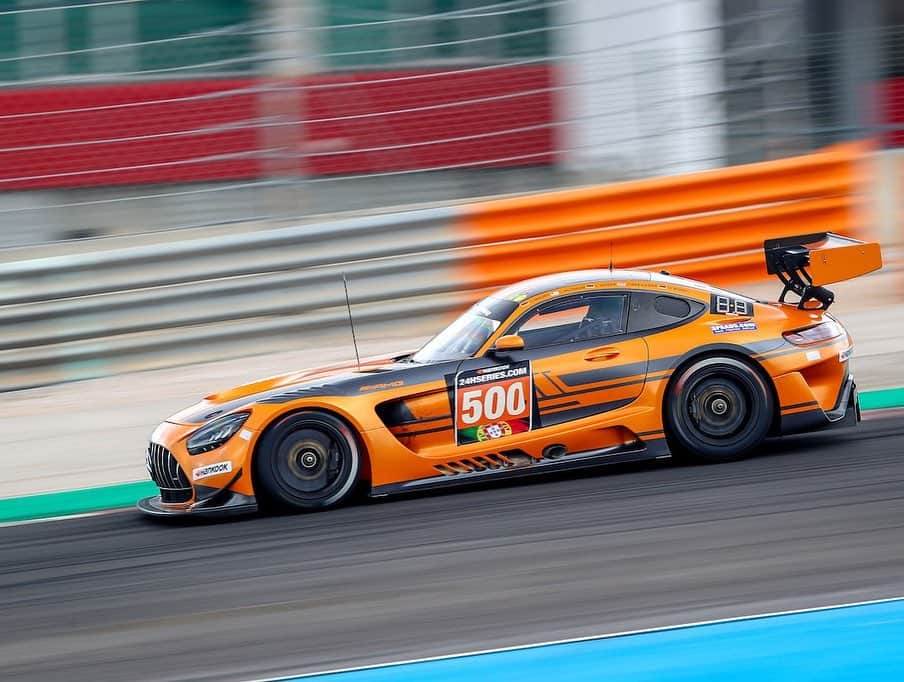 Mercedes AMGさんのインスタグラム写真 - (Mercedes AMGInstagram)「The #24HPortimao is in the books. Three Mercedes-AMG GT3s finished in the top ten and #710 @leipertmotorsport secured the win in SPX class. Our new Mercedes-AMG GT3 performed flawlessly in its first test under race conditions.  #MercedesAMG #AMGGT3 #AMG#DrivingPerformance #24HSERIES」7月7日 22時49分 - mercedesamg