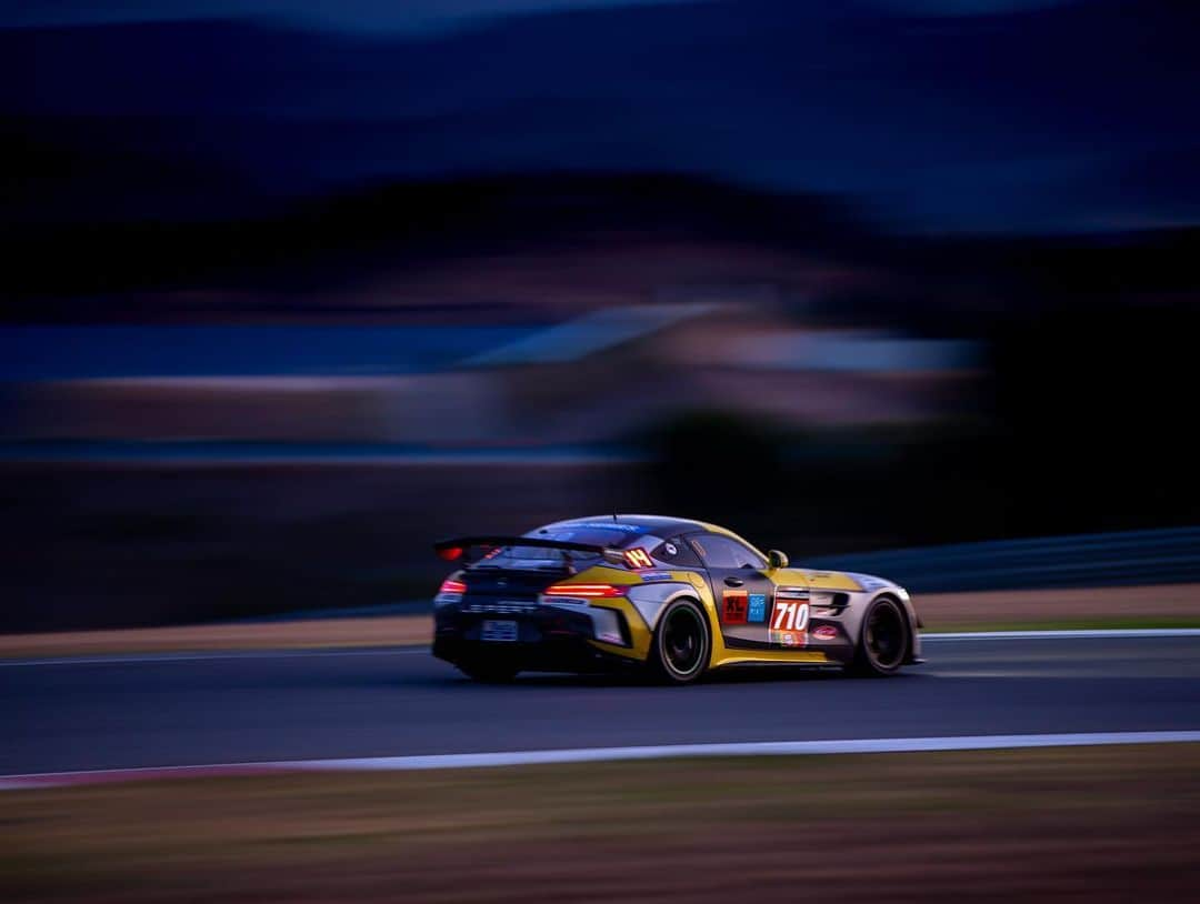 Mercedes AMGさんのインスタグラム写真 - (Mercedes AMGInstagram)「The #24HPortimao is in the books. Three Mercedes-AMG GT3s finished in the top ten and #710 @leipertmotorsport secured the win in SPX class. Our new Mercedes-AMG GT3 performed flawlessly in its first test under race conditions.  #MercedesAMG #AMGGT3 #AMG#DrivingPerformance #24HSERIES」7月7日 22時49分 - mercedesamg