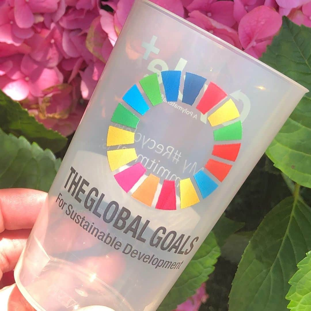 ロビン・ライトさんのインスタグラム写真 - (ロビン・ライトInstagram)「Plastic with purpose! Excited by @polymaterialtd’s new solution for plastic pollution. I’ve chosen to recycle this biodegradable cup by June 8th, 2020 for World Oceans Day. @theglobalgoals #disintegrates2021 #recycleby #zerowaste #climatechange #actnow」7月7日 22時54分 - robingwright