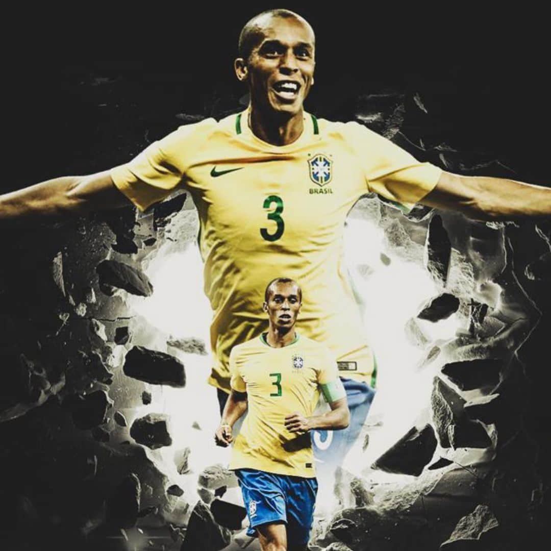 ミランダのインスタグラム：「Que Deus nos abençoe🙏🏽🇧🇷#vamosbrasil #final#maracana」