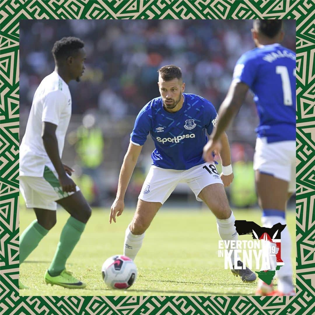 エヴァートンFCさんのインスタグラム写真 - (エヴァートンFCInstagram)「Debuting the new kit in East Africa! 🤩 • • • #everton #efc #newkit #football #evertoninkenya #nairobi #kariobangi #kenya #walcott #gomes #schneiderlin #epl #pl #premierleague」7月7日 23時25分 - everton