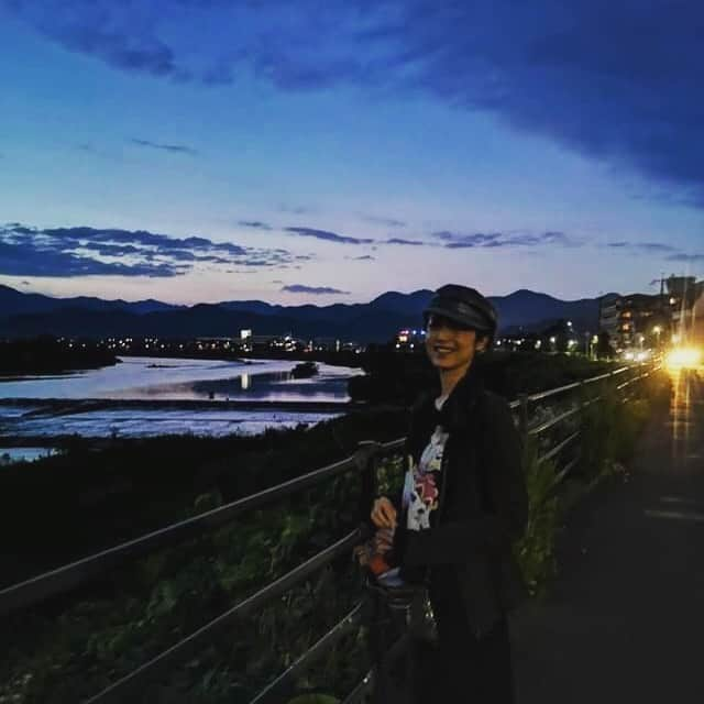 高岡早紀 さんのインスタグラム写真 - (高岡早紀 Instagram)「七夕。。 京都 桂川のゆったりとした流れに目も耳も癒されながらの夕涼み。」7月7日 23時26分 - saki_takaoka