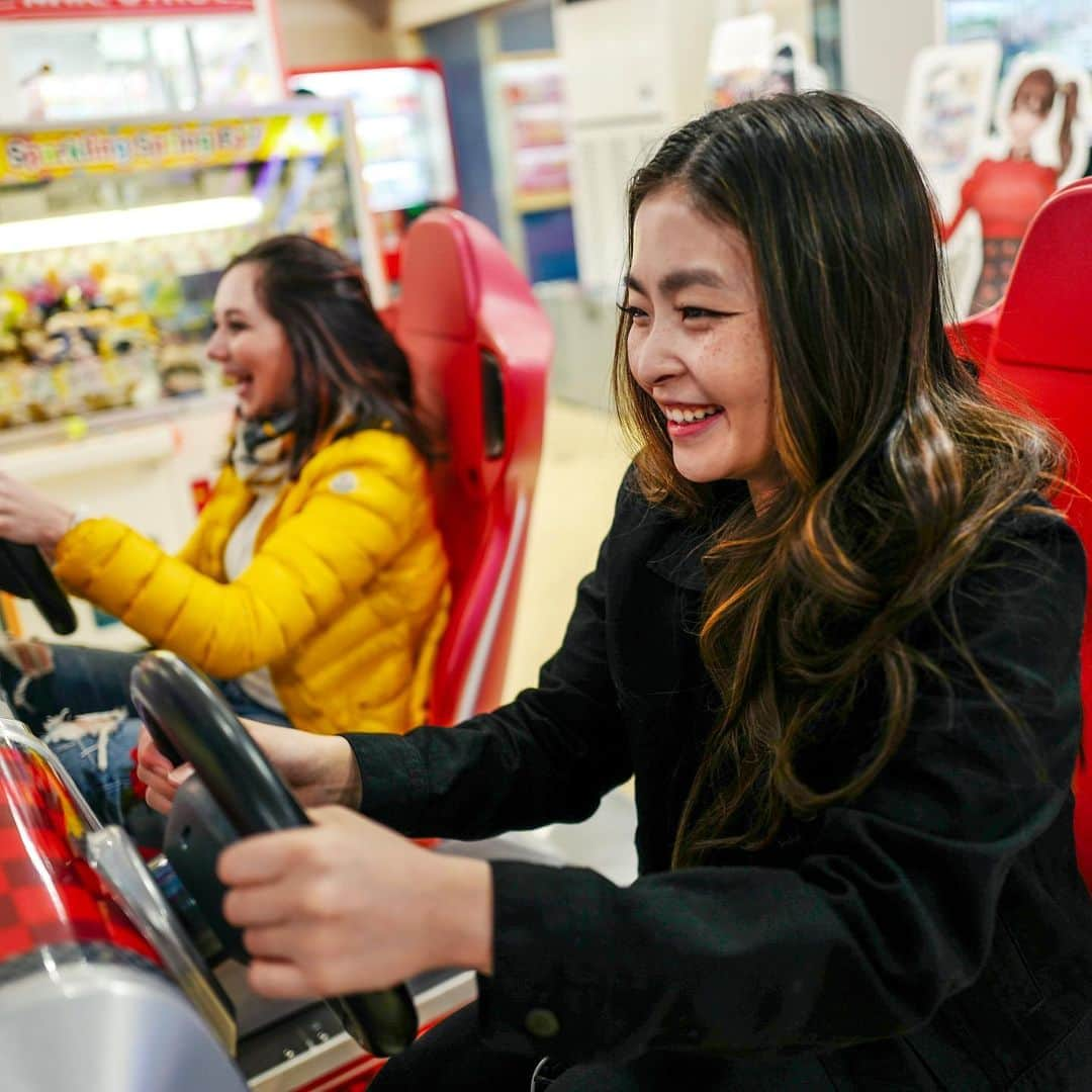 アレックス・シブタニさんのインスタグラム写真 - (アレックス・シブタニInstagram)「Have you seen our arcade vlog yet? New vlog coming later today! 😆🏎💨 @maiashibutani @liza_tuktik #SOIJapan #ShibSibs」7月7日 23時35分 - shibsibs