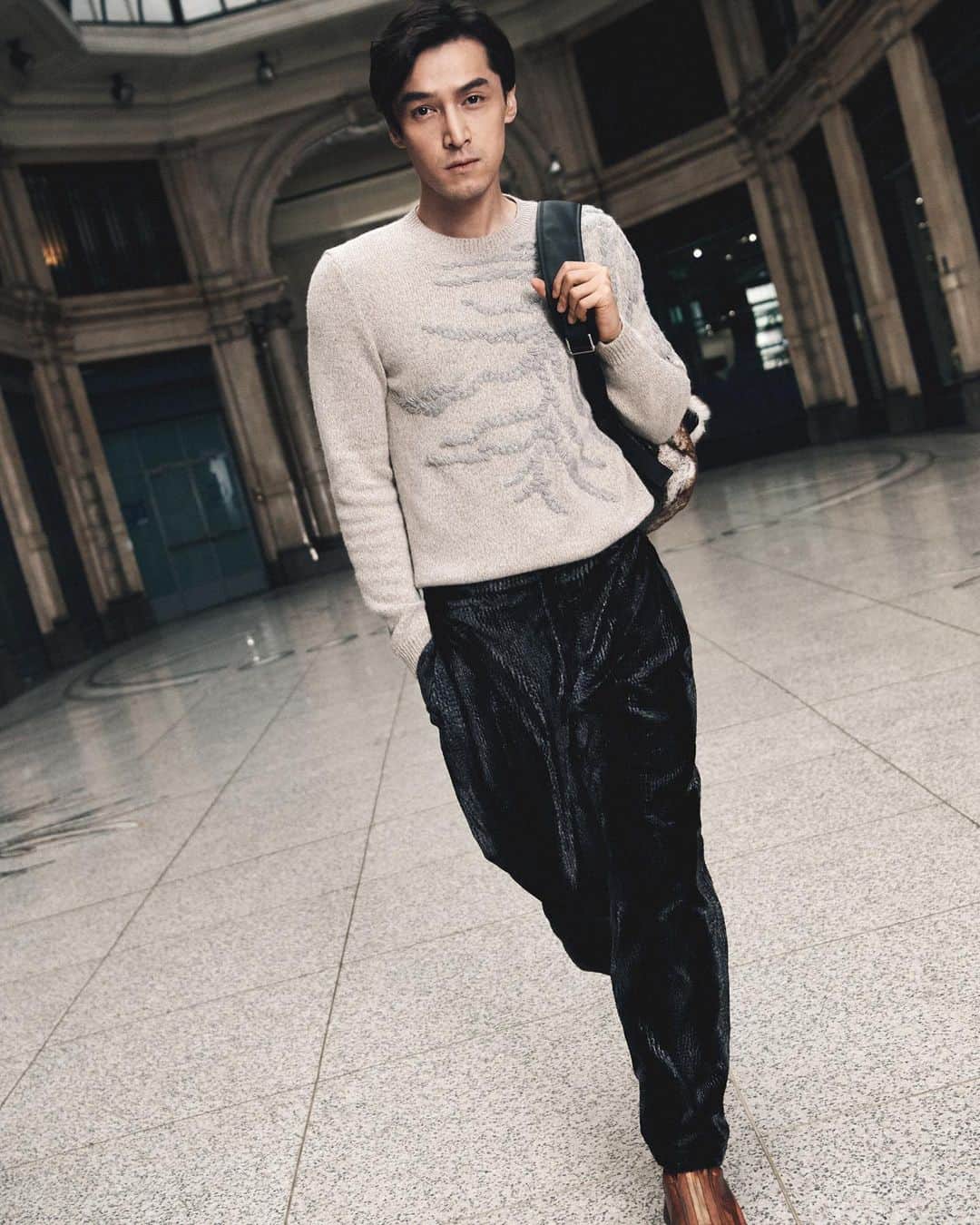 Armani Officialさんのインスタグラム写真 - (Armani OfficialInstagram)「Greater China #EmporioArmani ambassador, Hu Ge takes centre stage in the FW 19-20 campaign shot in Milan by @lachlanbailey」7月7日 23時45分 - emporioarmani