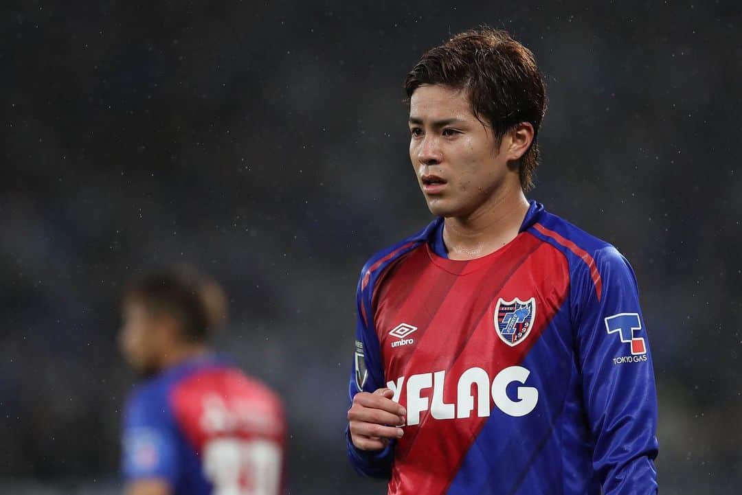 小川諒也のインスタグラム：「仲間に救われた試合。 もっと自覚と覚悟をもって、自分のポジションの重みを感じなくちゃ。 次に活かす #fctokyo #小川諒也 #25 #6」