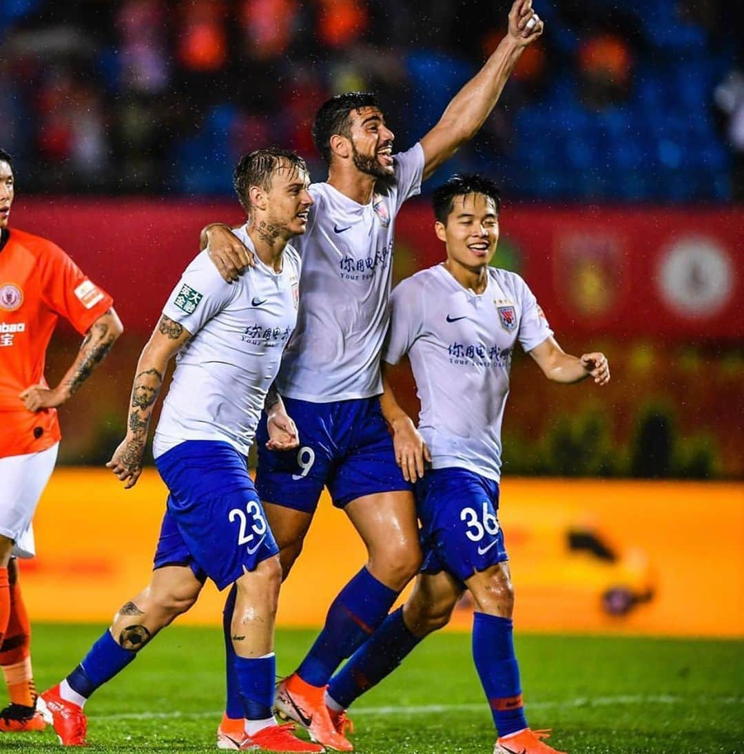 グラツィアーノ・ペッレさんのインスタグラム写真 - (グラツィアーノ・ペッレInstagram)「Great win and happy for the goal . Proud of my team . Keep going 🧡 !!! (20 goals in the season 👀🙏😊)」7月8日 0時02分 - gpelle19_official