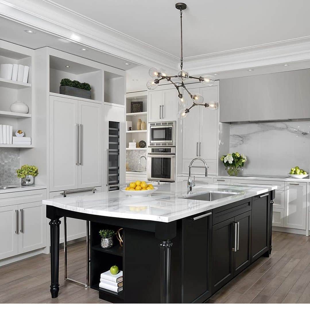 さんのインスタグラム写真 - (Instagram)「1,2 or 3? Which kitchen is more your style? Each kitchen is so beautiful and unique in its own way! Can’t wait to read which one fits more your home style! All captured by @arnalphotography」7月7日 23時55分 - inspire_me_home_decor