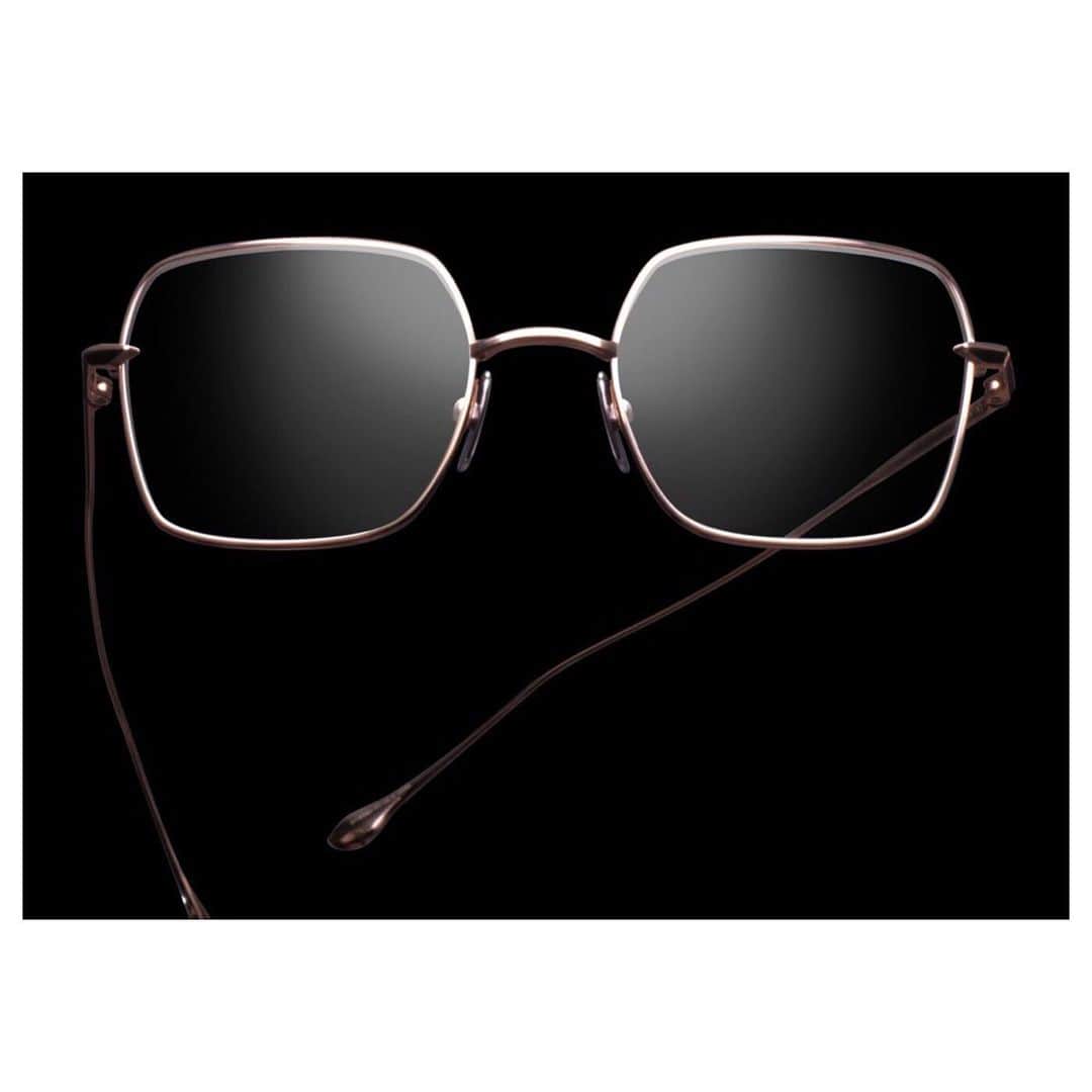 ディタのインスタグラム：「Crafted in beautiful titanium, #DITA Cerebal is machine stamped under great pressure to achieve its sculptural beauty. Inspired by the sculpted simplicity of 1950s American luxury coupes, Cerebal embodies the streamlined elegance of a single line. #DITAeyewear #DITAsunglasses」