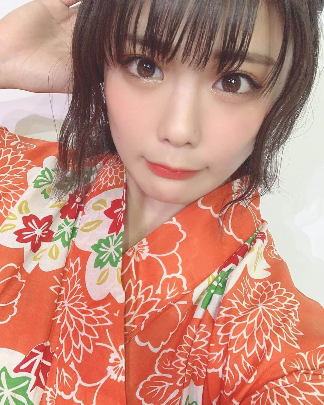 川村虹花さんのインスタグラム写真 - (川村虹花Instagram)「アップめ🧡✌🏻 #七夕 #浴衣 #オレンジ浴衣」7月8日 0時23分 - nanaka_kawamura