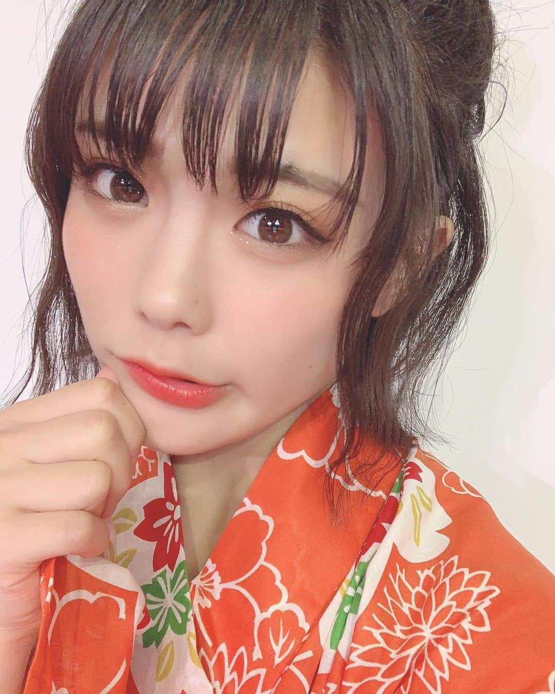 川村虹花さんのインスタグラム写真 - (川村虹花Instagram)「アップめ🧡✌🏻 #七夕 #浴衣 #オレンジ浴衣」7月8日 0時23分 - nanaka_kawamura