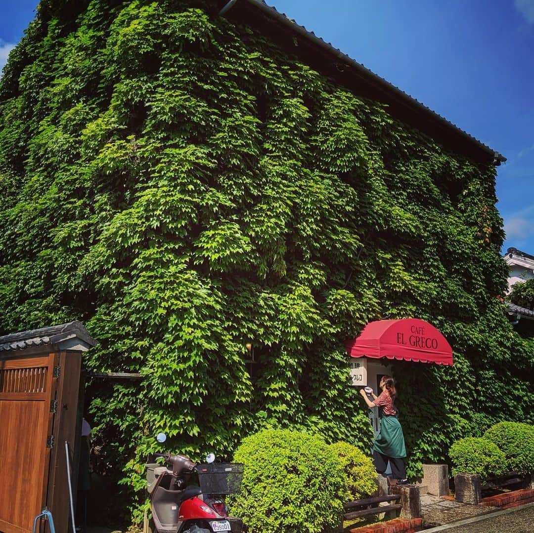 japantripさんのインスタグラム写真 - (japantripInstagram)「#kurashiki  #倉敷美観地区  #okayama  #倉敷カフェ  #カフェエルグレコ  #cafeelgreco  #美観地区  #unseenjapan #instatrip  #カメラ女子  #カメラ女子旅  #カメラ好きな人と繋がりたい  #カメラ好き  #カメラ旅 #tokyocameraclub  #tokyocameragirls  #東京カメラガールズ #japantrip #japantravel #instapic  #leicam240  #ライカ  #leica #unseenjapanphoto  #unseenjapantrip #myfavoriteplace  #myfavorite  #クラシキブンカ  #photo_travelers」7月8日 0時37分 - japanculturalheritage