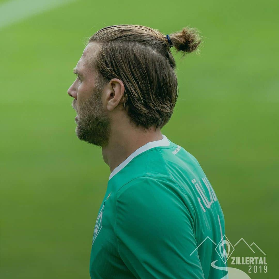 ヴェルダー・ブレーメンさんのインスタグラム写真 - (ヴェルダー・ブレーメンInstagram)「Neues Kapitel, neue Frise! 🤩 _______ #Füllkrug #Werder #Bremen #svw #Zillertal #Zillerdeich2019 #nordphoto」7月8日 0時33分 - werderbremen