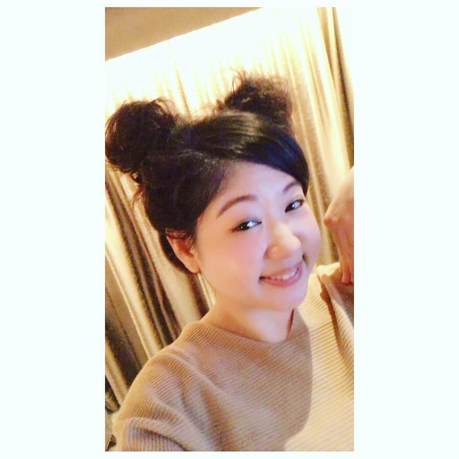 馬場園梓さんのインスタグラム写真 - (馬場園梓Instagram)「へい♪  お風呂が沸くまでの自分だけのたのしみ  お風呂に入る前だからこそできる  年甲斐のないヘアアレンジ☺︎ ルン♪  #yeah #exciting #年甲斐のない #ヘアアレンジ #お風呂 #の #前 #の #たのしみ #球体 #ルン♪」7月8日 0時35分 - babazonoazusa