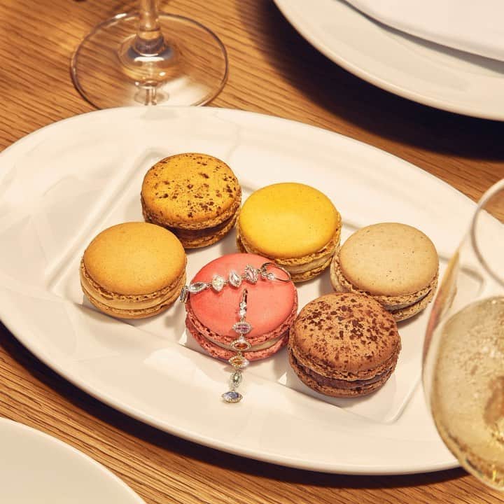Saks Fifth Avenueのインスタグラム：「NOW SERVING: Colorful @meiratjewelry and sweet macarons by pastry chef Pierre Hermé. What could be more perfect? #SaksRocks」