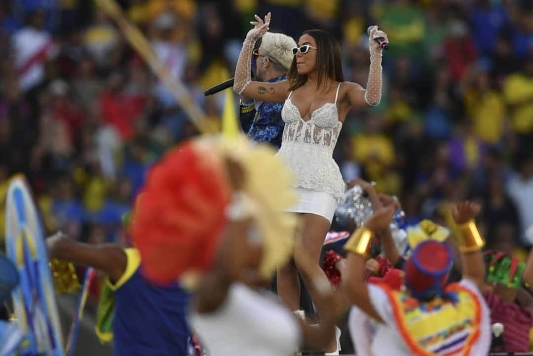 euanittaさんのインスタグラム写真 - (euanittaInstagram)「Querido @pedrocapo fue un placer compartir contigo este momento tan especial para nosotros. Cantar en la final de la copa América fue lindo. / Brasil campeãoooooo! Obrigada a todos pelo carinho e pelo convite para participar desse dia emocionante. @copaamerica」7月8日 10時49分 - anitta