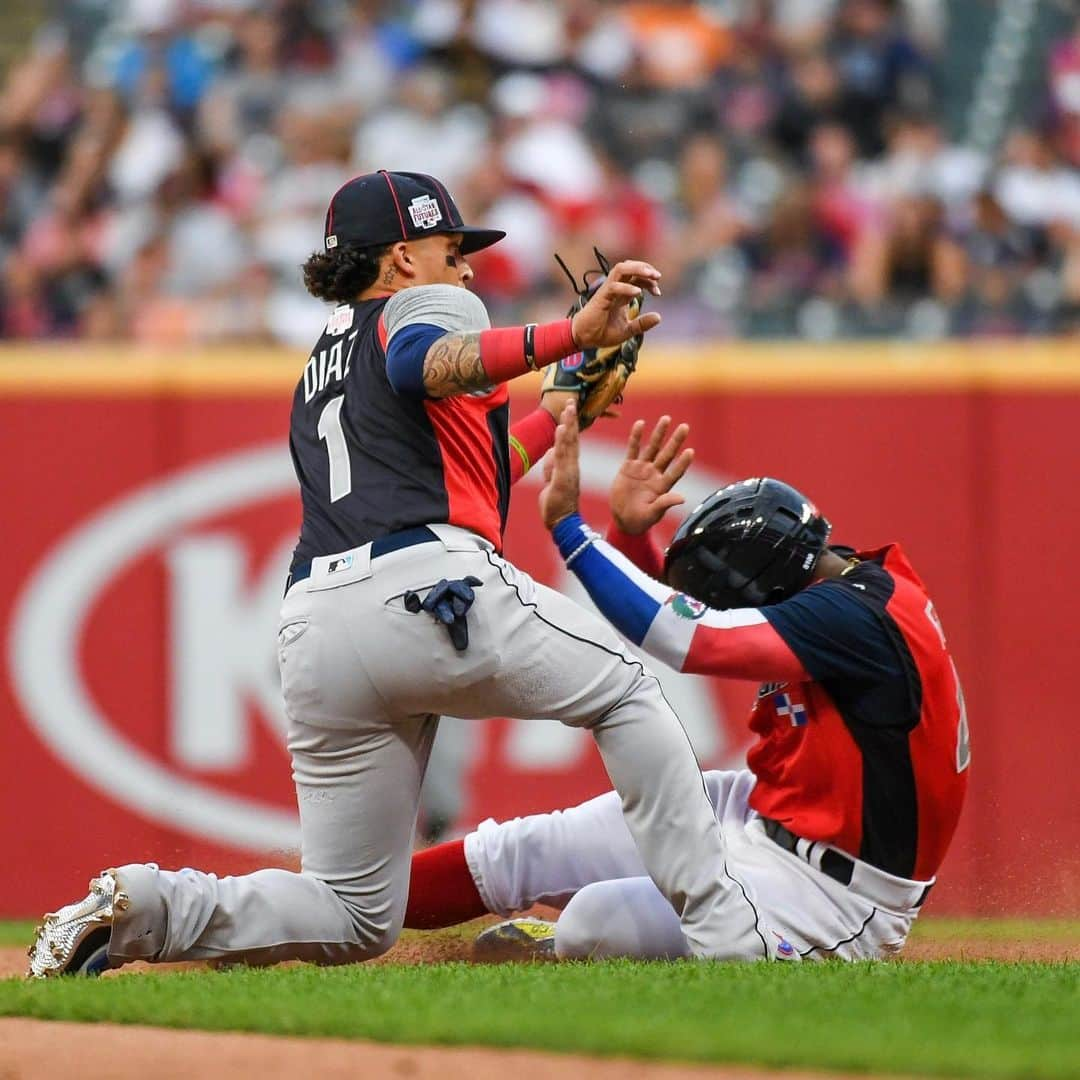 マイアミ・マーリンズさんのインスタグラム写真 - (マイアミ・マーリンズInstagram)「Smooooooth with it tonight, Isan. #JuntosMiami | #FuturesGame」7月8日 10時49分 - marlins