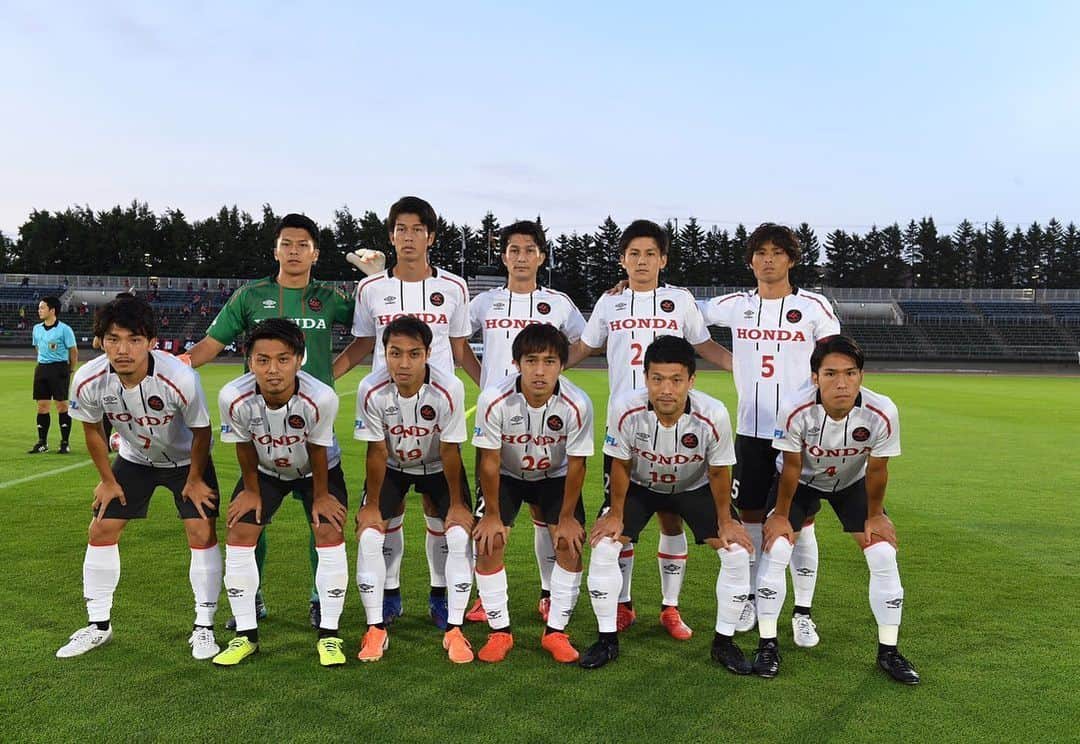 山藤健太のインスタグラム：「今週はリーグ戦と天皇杯があったから連戦だったけどチームみんなで乗り越えました！ 天皇杯も勝って次に進むことが出来てよかった！ 遠い所まで応援に来てくれたみなさんありがとうございました！ #HondaFC #この時期 #日焼け止め意味ない #ナイターだと見えなくなる説 #天皇杯 #金沢と当たらないかな🤔」