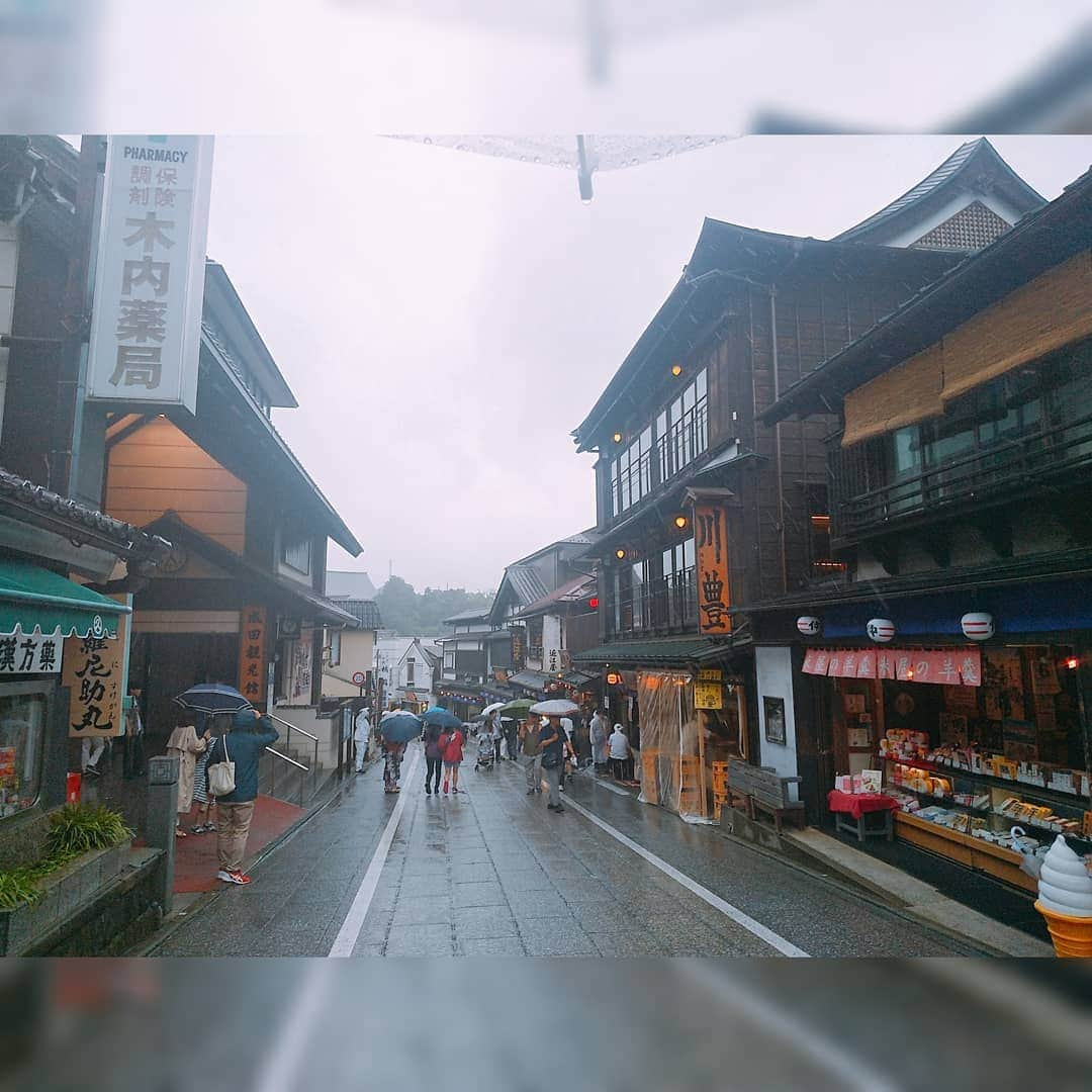 佐々木実季さんのインスタグラム写真 - (佐々木実季Instagram)「七夕の昨日は、成田山新勝寺・表参道周辺で開催された成田祇園祭に行って来ました🎋5年振りかな✨生憎の雨でしたが、今年も迫力のある山車や神輿・屋台の競演に、古き良き日本の夏を感じました😊🌌 #成田山新勝寺 #成田祇園祭 #成田祇園祭2019 #浴衣 #浴衣👘 #👘 #七夕 #🎋 #🌌 #私の彦星はどこ #😵 #お祭り #日本のお祭り #成田 #千葉県成田市 #日本酒 #お蕎麦 #🍶 #成田のお祭り #ゆめ牧場 #ソフトクリーム #🍦#naritasan #naritagionfestival #narita #tanabata #sake #soba #yukata #japanesetraditional」7月8日 11時28分 - miki.sasaki_golf