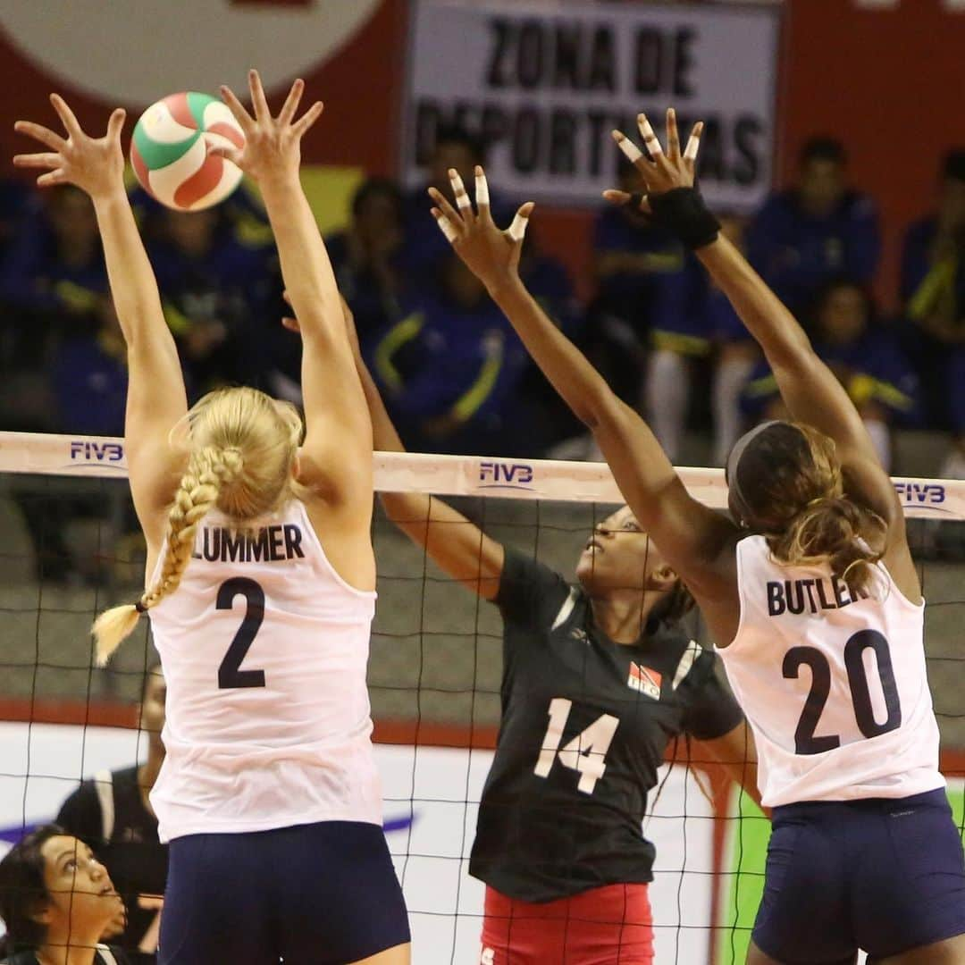 USA Volleyballさんのインスタグラム写真 - (USA VolleyballInstagram)「@usavwnt started seven players making their international tournament debuts with four still college, and the result was a sweep of Trinidad & Tobago with the Americans converting 63 percent of their attacks to improve to 2-0 at the Pan Am Cup. Visit usavolleyball.org for match recap.」7月8日 11時54分 - usavolleyball